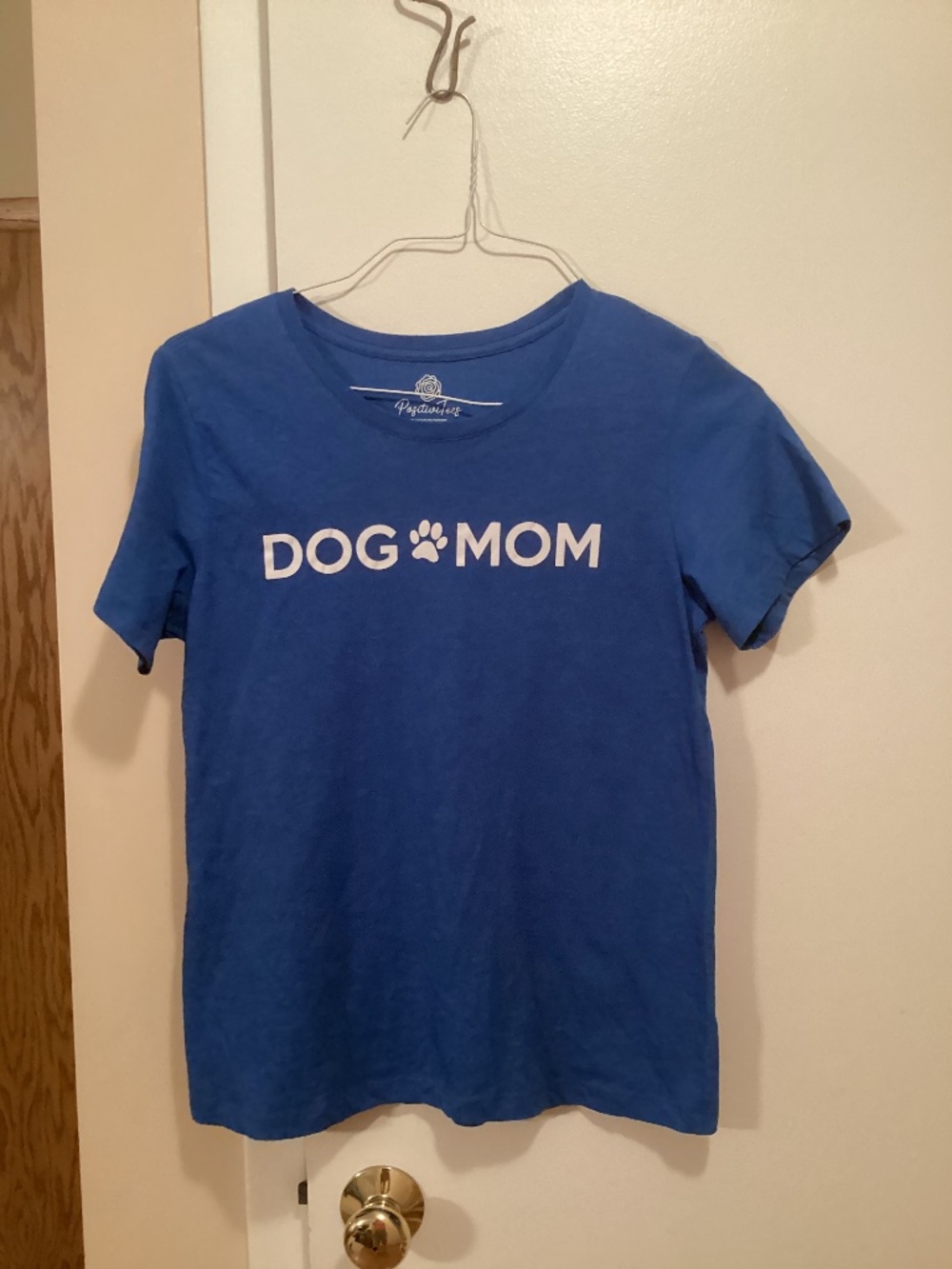 Dog Mom t-shirt (M 8/10)